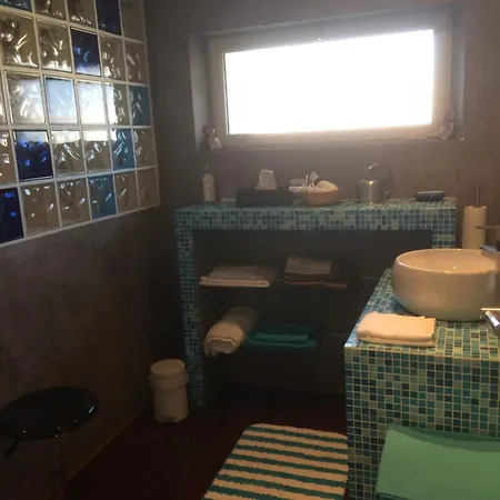 Du Cote De Chez Soi Bed & Breakfast *